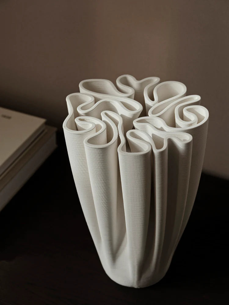 Vase Dédali Ferm Living en céramique imprimé 3D